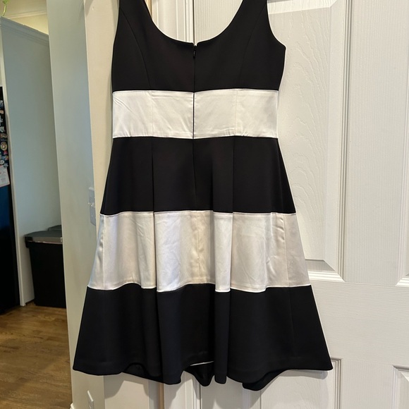 Satin cocktail dress-perfect for weddings! - Picture 4 of 4